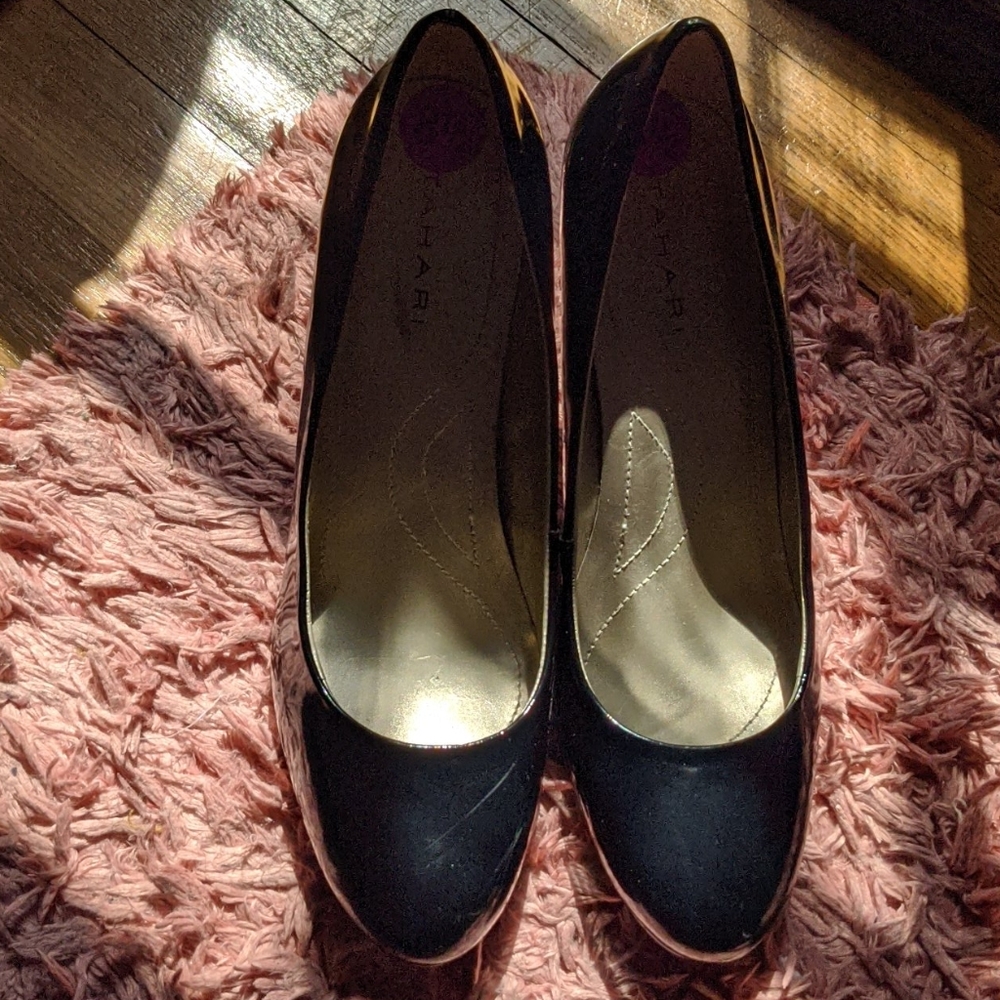 Heels - Picture 2 of 4